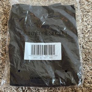 NWT Victoria’s Secret black leggings.